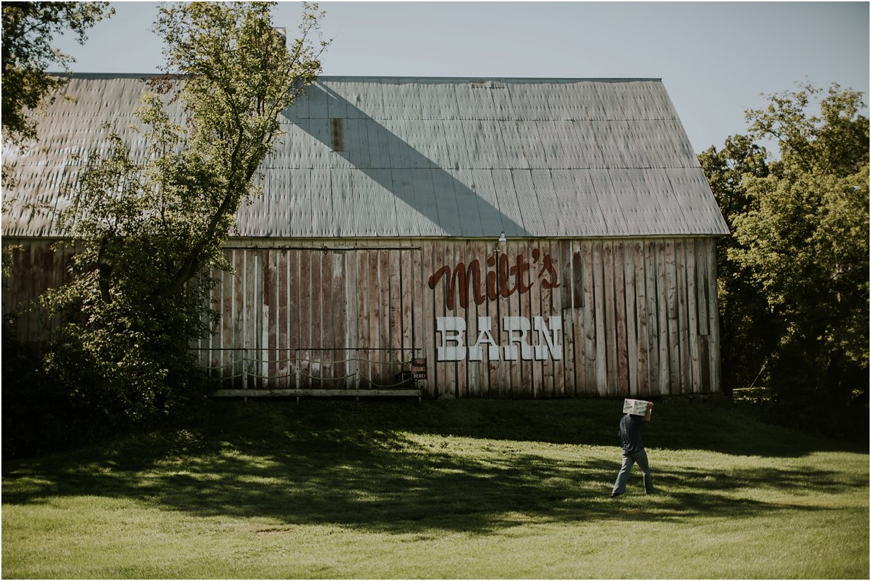 Milt's Barn Minnesota Wedding 006.jpg